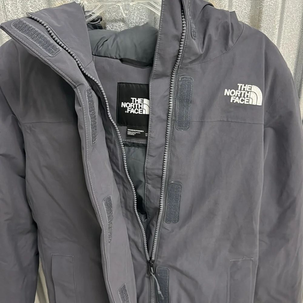 North face - Picture 4 of 16